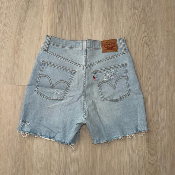 Levi’s Custom Cut High Waisted Shorts - Picture 2 of 3